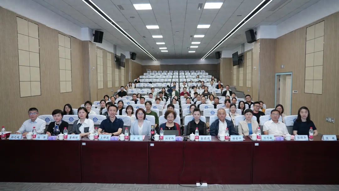 中山大学附属口腔医院刘润恒 中山大学刘润恒教授培训解读口腔标准，了解培训班干货内容